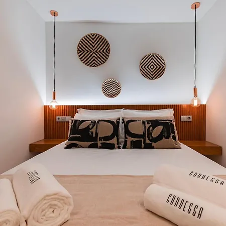 Condessa I By Innkeeper *