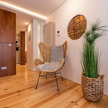 Condessa I By Innkeeper *